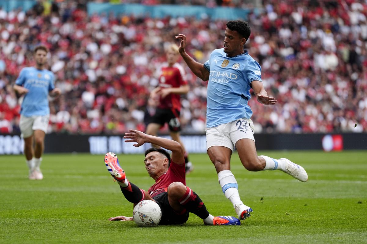 Manchester City câștigă în debutul stagiunii din Regat » „Cetățenii” și-au adjudecat Supercupa Angliei, după ce au învins-o pe United la penalty-uri