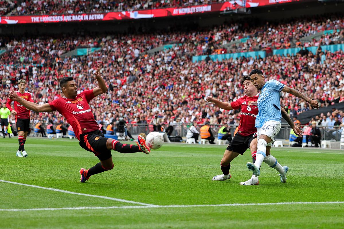 Manchester City câștigă în debutul stagiunii din Regat » „Cetățenii” și-au adjudecat Supercupa Angliei, după ce au învins-o pe United la penalty-uri