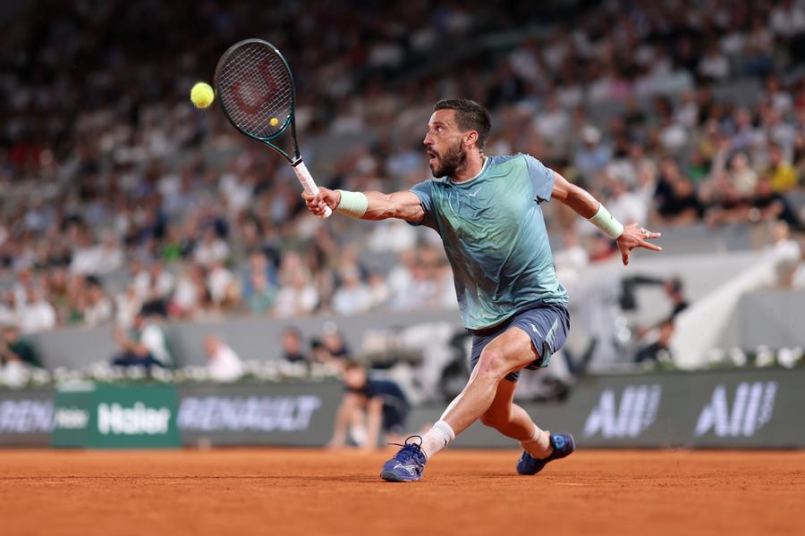 Damir Dzumhur, la Roland Garros/Foto: Getty Images „Acum 3 ani aproape am murit” » Mărturia tulburătoare a semifinalistului de la Țiriac Open: „Durerea, pur și simplu, mă ucidea”