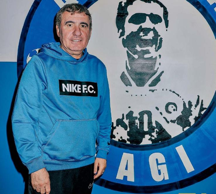 Gică Hagi, în paginile speciale dedicate de revista franceză / Foto: France Football
