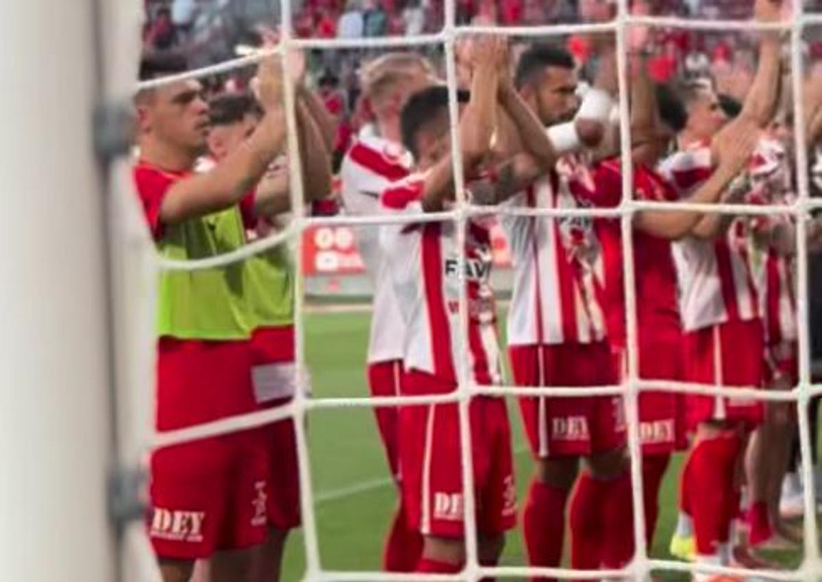Imagini spectaculoase din Superligă: „Cine e pe primul loc? UTA e!”