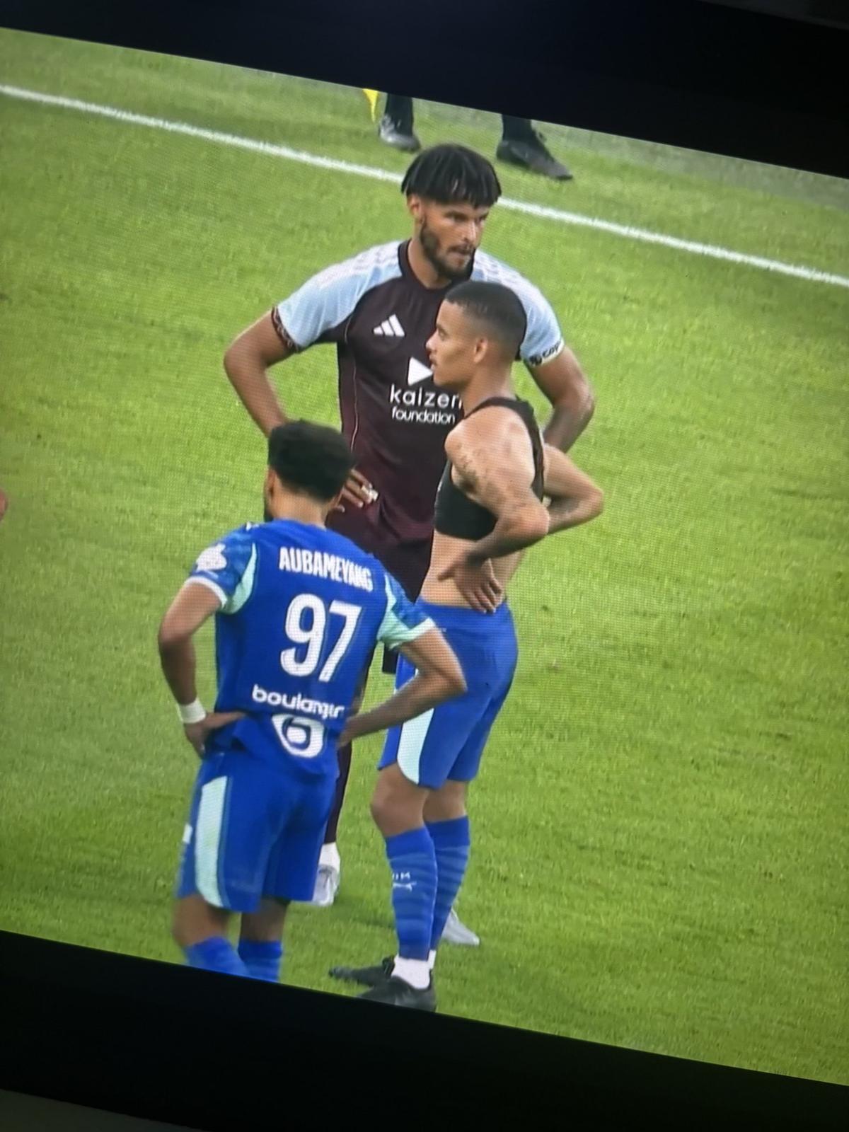 Tyrone Mings i-a rupt tricoul lui Mason Greenwood în Marseille - Aston Villa