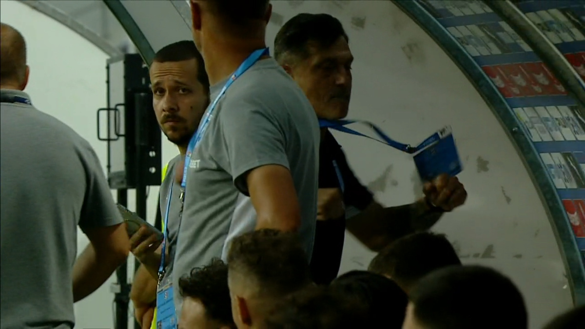 Mirel Rădoi, criză de nervi în Craiova - Hermannstadt