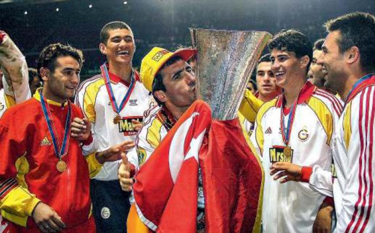 Gică Hagi, reportaj de șapte pagini în revista France Football