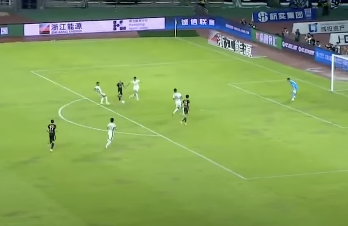 Alexandru Mitriță, gol și pasă de gol în China