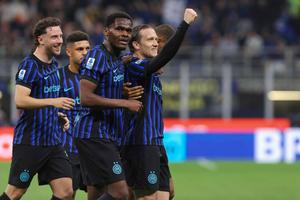 Descoperit în bandă, Chivu poate pierde alt titular din sezonul trecut » Roma pregătește oferta pentru Inter!