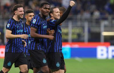 Descoperit în bandă, Chivu poate pierde alt titular din sezonul trecut » Roma pregătește oferta pentru Inter!
