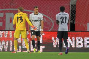 Fază cum rar se vede: Duarte și Popa s-au încurcat unul pe celălalt în Sepsi - FCSB » Aproape de un gol de cascadorii râsului