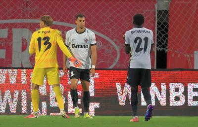 Fază cum rar se vede: Duarte și Popa s-au încurcat unul pe celălalt în Sepsi - FCSB » Aproape de un gol de cascadorii râsului