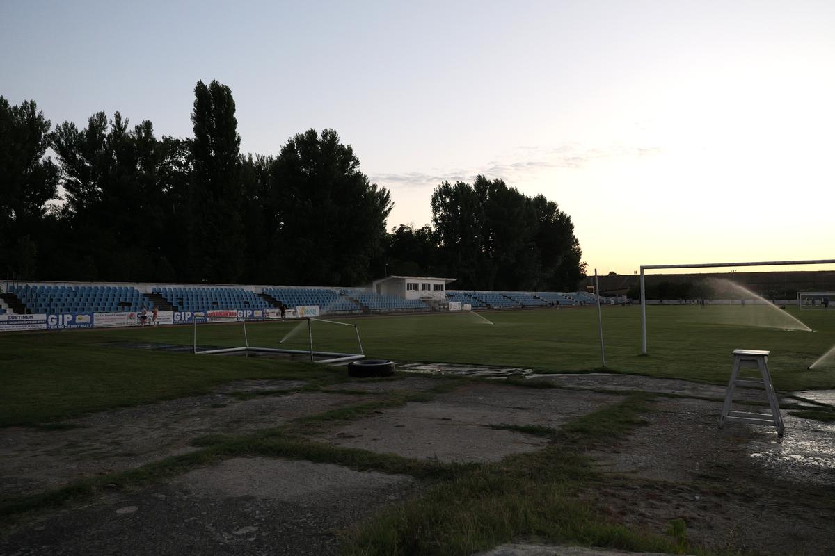 Paradoxul din sudul României: de 13 ani fără fotbal la nivel național, însă stadionul de 11.000 de locuri a fost modernizat pentru o echipă din alt oraș