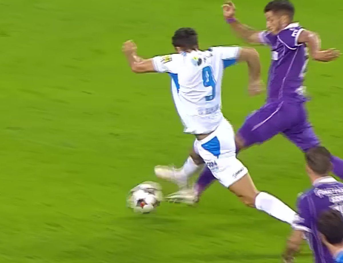 A fost penalty pentru olteni? Verdictul specialistului, la cea mai mare controversă din Craiova - FC Argeș: „În mod intenționat”