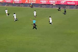 FC Botoșani - Corvinul Hunedoara: Dumiter ratează ocazia începutului de meci!