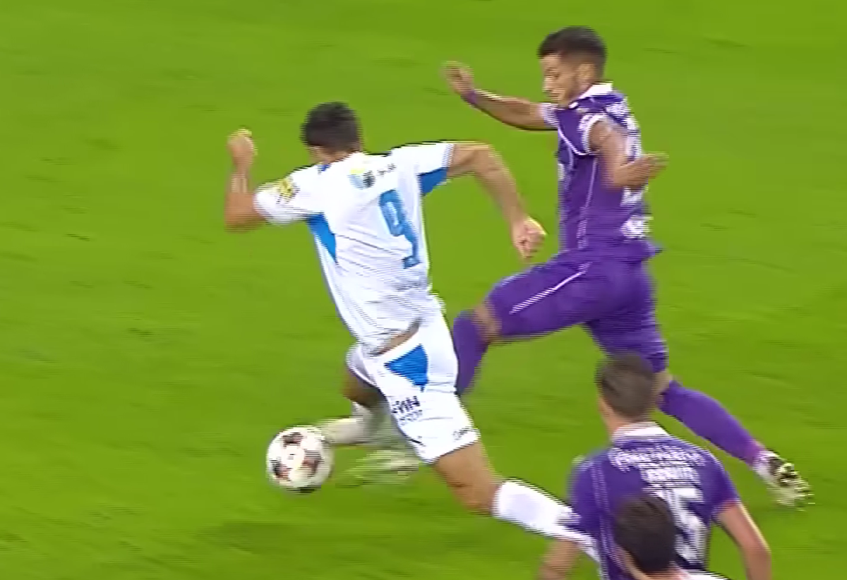 A fost penalty pentru olteni? Verdictul specialistului, la cea mai mare controversă din Craiova - FC Argeș: „În mod intenționat”
