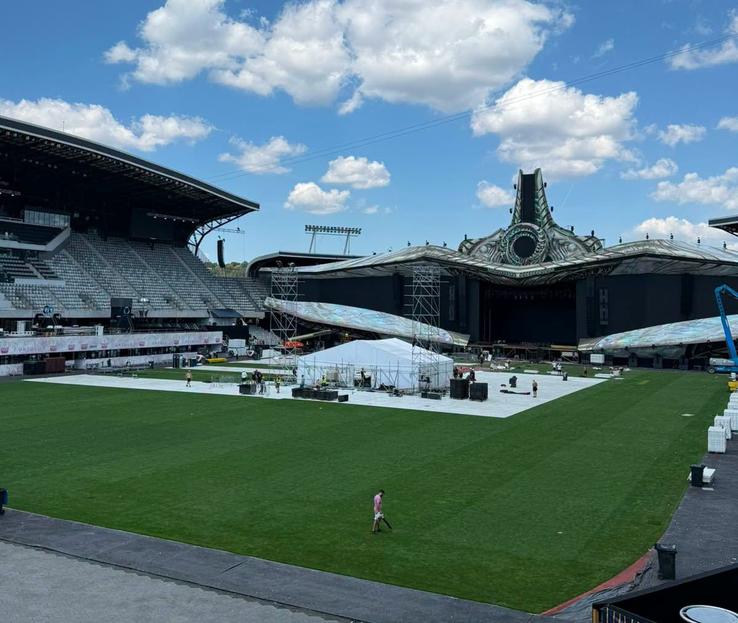 Gazonul de pe Cluj Arena, într-o stare foarte bună după festivalul Untold // foto: facebook @Consiliul Județean Cluj