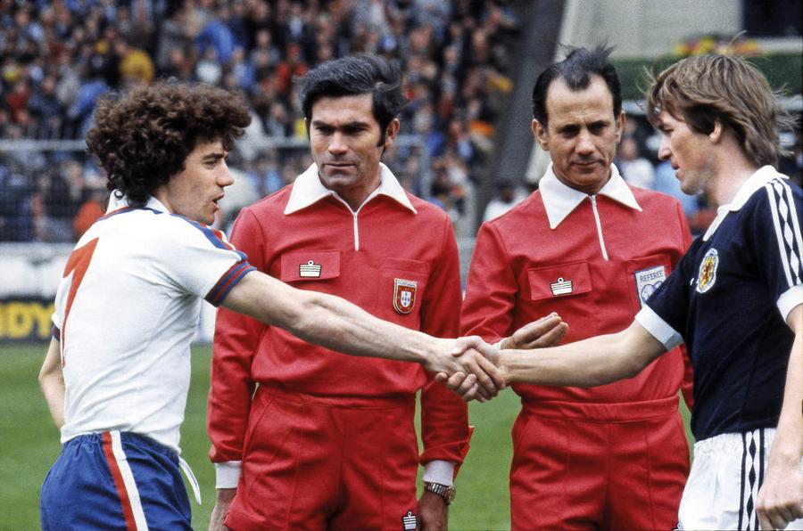 Kevin Keegan și Kenny Dalglish/ Foto: newstatesman.com/ MIRRORPIX Acum 49 de ani s-a născut cea mai frumoasă poveste a lui Liverpool » A venit în locul unui „ucigaș” și a devenit „Rege”