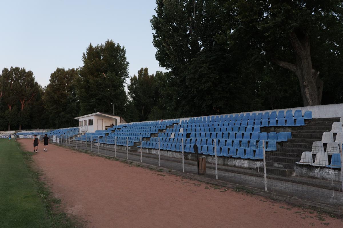 Paradoxul din sudul României: de 13 ani fără fotbal la nivel național, însă stadionul de 11.000 de locuri a fost modernizat pentru o echipă din alt oraș