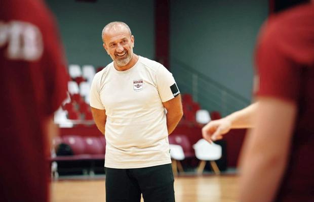 Rapid caută drumul spre Europa! Dragan Adzic: „Abia aștept să mă lupt cu antrenorii valoroși din România!”