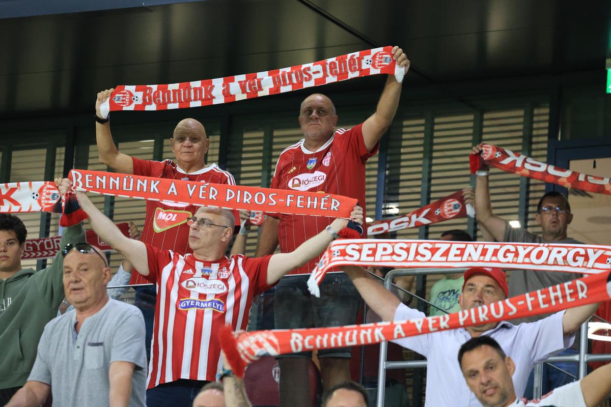 „Ria, Ria, Ungaria!” vs. „România, România!” » Tot ce s-a întâmplat înainte de Sepsi - FCSB, cu 7.900 de fani în tribune