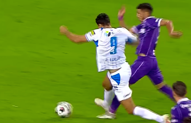 A fost penalty pentru olteni? Verdictul specialistului, la cea mai mare controversă din Craiova - FC Argeș: „În mod intenționat”