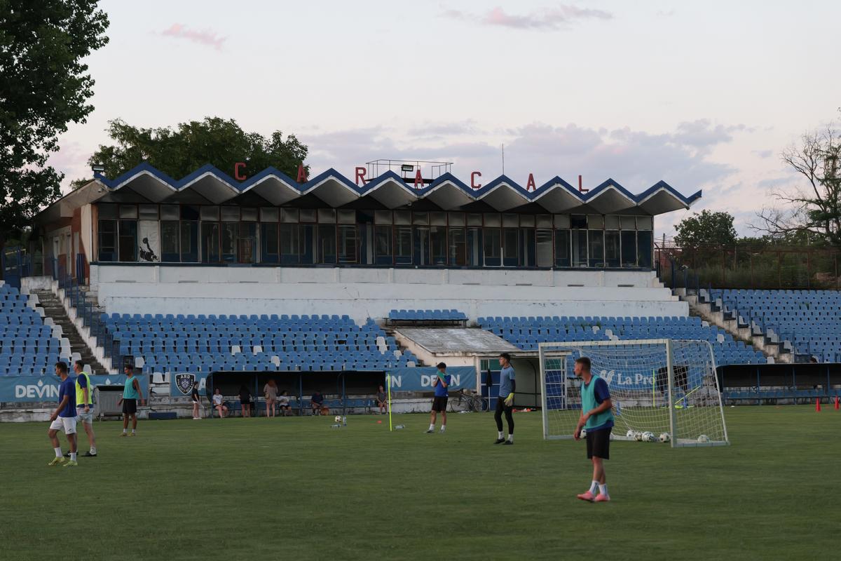 Paradoxul din sudul României: de 13 ani fără fotbal la nivel național, însă stadionul de 11.000 de locuri a fost modernizat pentru o echipă din alt oraș