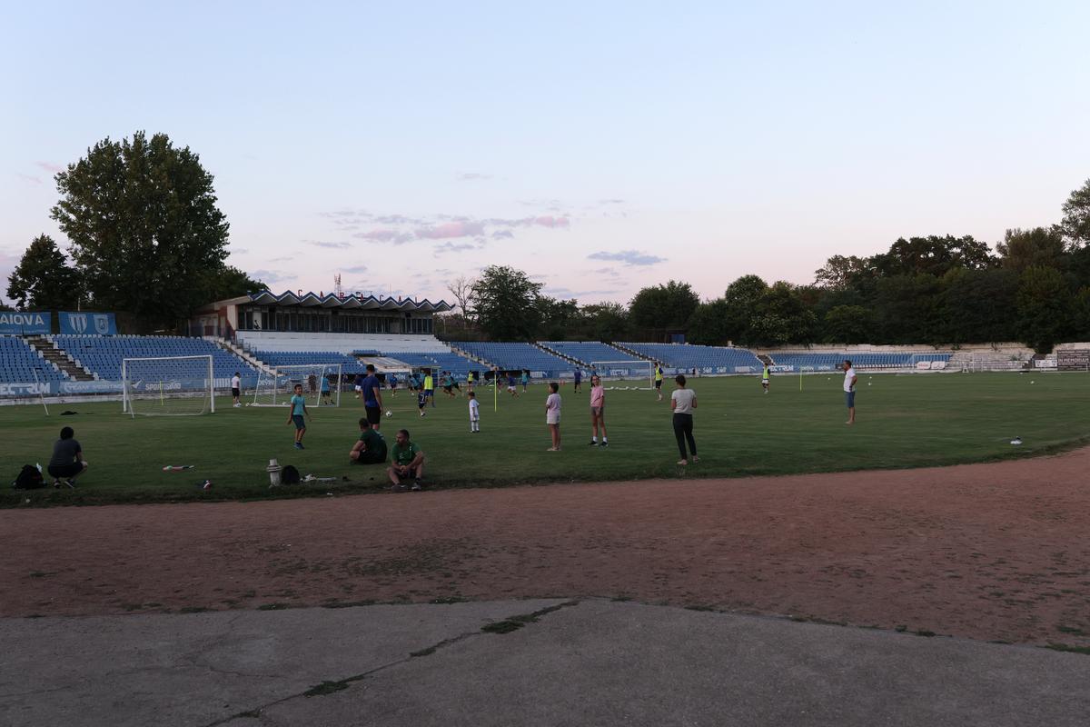 Paradoxul din sudul României: de 13 ani fără fotbal la nivel național, însă stadionul de 11.000 de locuri a fost modernizat pentru o echipă din alt oraș