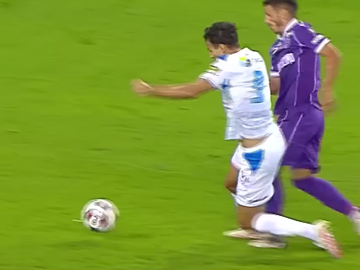 A fost penalty pentru olteni? Verdictul specialistului, la cea mai mare controversă din Craiova - FC Argeș: „În mod intenționat”