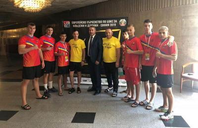 Dezvăluiri din interiorul loturilor naționale de box: rezultate zero, cumetriile să trăiască!