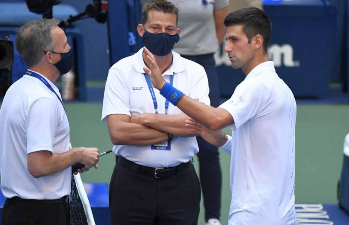 Novak Djokovic, descalificat de la US Open