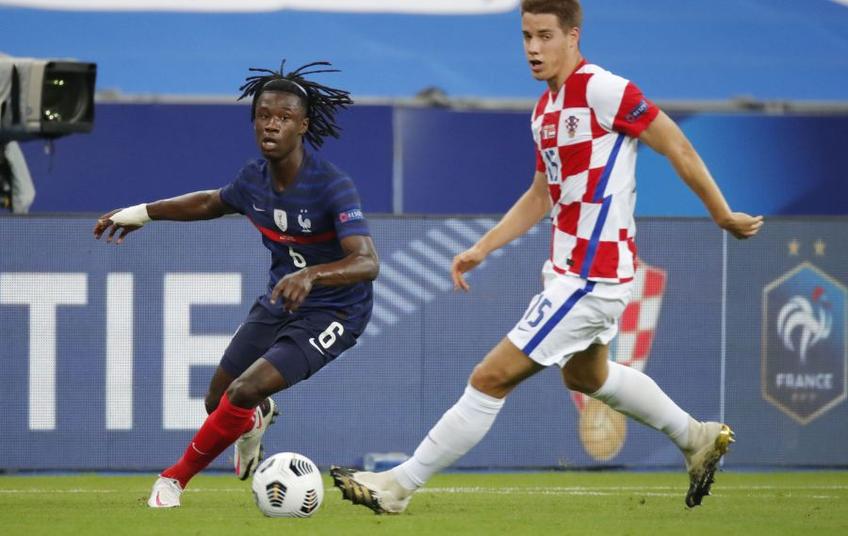 Eduardo Camavinga (dreapta) este curtat de două dintre cele mai mari cluburi din lume, Real Madrid și Paris Saint-Germain
