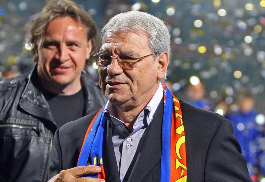 Emeric Ienei
Foto: romaniansoccer „Ienei a fost cel mai mare antrenor român care a existat vreodată!” » Reverența foștilor jucători: „Nimeni, niciodată, nu va mai reuși ce a făcut el”