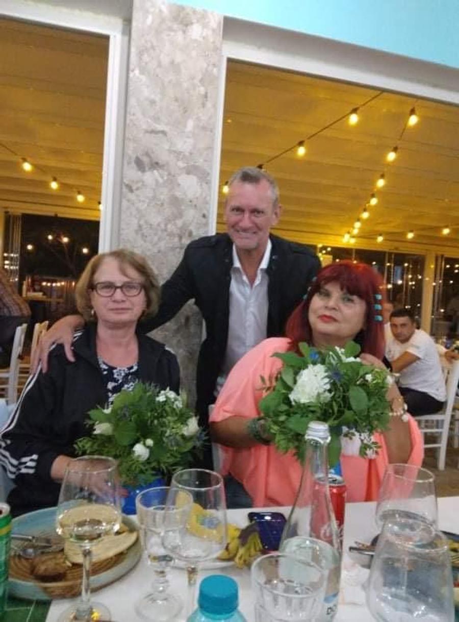Ioana Cioboată, mama lui Cristi Neamțu, este în stânga Scandal pe Facebook » Mama lui Cristi Neamțu, jignită de ultrașii lui FCU Craiova, după ce a postat o poză cu Gică Craioveanu