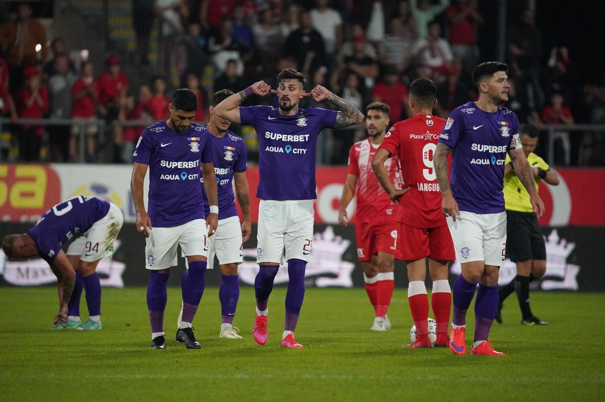 UTA riscă să joace cu porțile închise » Mesaje rasiste la meciul cu Rapid