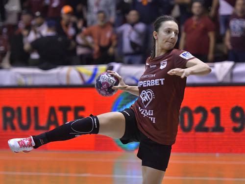 Rapid București a învins-o pe Lokomotiva Zagreb, scor 31-27, la debutul în grupa B din Liga Campionilor la handbal feminin.