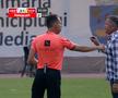 Scene de neînțeles la Hermannstadt - Petrolul! A sărit la arbitru după ce echipa sa a dat gol » Colegii s-au chinuit să-l țină în frâu