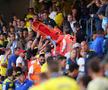 Momente teribile la Cadiz - Barcelona! Meciul a fost oprit aproape o oră, după ce un fan a făcut infarct » Portarul a fugit după defibrilator, apoi suporterul a fost resuscitat și dus la spital