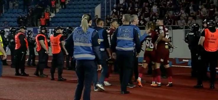 Săpunaru, scandal la finalul meciului FCU Craiova - Rapid. Foto: Captură DigiSport