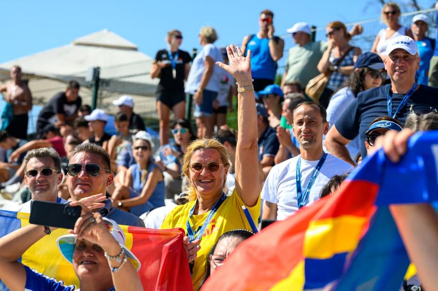 Mihai Covaliu alături de Elisabeta Lipă în tribune la Belgrad FOTO Raed Krishan Mihai Covaliu a tras concluziile după CM de la Belgrad: „Mi-aș dori cât mai multe federații să împrumute de la cum gândesc și cum acționează cei de la canotaj”