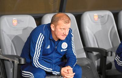 Dorinel Munteanu a răbufnit: „La penalty-ul dat pentru Dinamo, arbitrul s-a bucurat mai mult decât spectatorii” + A amenințat jucătorii: „Voi lua măsuri drastice”