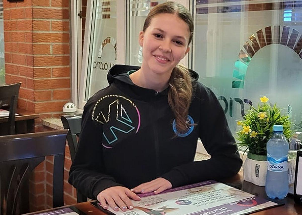 Handbalul ca mod existențial » Dialog captivant cu Bianca Grigore, sportiva de 17 ani îndrăgostită de citit și care are un vis suprem: „Îmi doresc din tot sufletul să las o amprentă aici” + „E esențial să-mi antrenez mintea!”