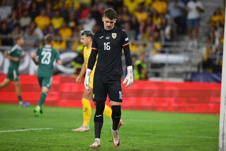 Târnovanu a debutat recent și în poarta naționalei, la partida cu Lituania din Liga Națiunilor, câștigată cu 3-1 de ”tricolori”. Foto: Raed Krishan, GSP.ro Îl vinde FCSB pe Târnovanu? Secretele din spatele interesului lui Becali pentru Zima + Reacția Petrolului: „Are prelungirea pe masă”