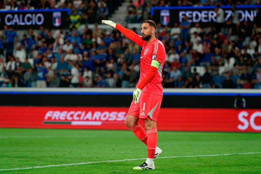 Gianluigi Donnarumma, nesigur și provocator împotriva Israelului, la Debrecen / Foto: Imago Aproape de o bătaie pe gazon! » Acuzațiile grave ale israelienilor contra Italiei: „Ne-au insultat tot meciul!”