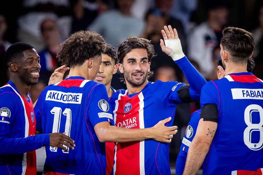 Ferran Torres celebrează împreună cu colegii de la PSG un gol marcat / Foto: Imago Breaking Bets » Juventus – NEC Nijmegen și cele mai tari meciuri din Europa League și din campionatul Franței, analizate în emisiunea de la ora 13:00