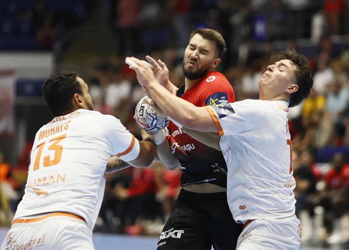 Dinamo cedează pe final, la Polivalentă, în fața lui Montpellier, la debutul în grupele Ligii Campionilor