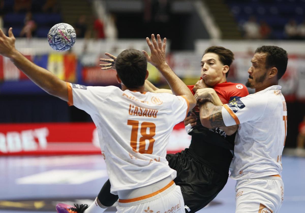 Dinamo cedează pe final, la Polivalentă, în fața lui Montpellier, la debutul în grupele Ligii Campionilor