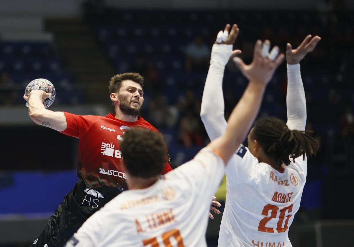 Dinamo cedează pe final, la Polivalentă, în fața lui Montpellier, la debutul în grupele Ligii Campionilor