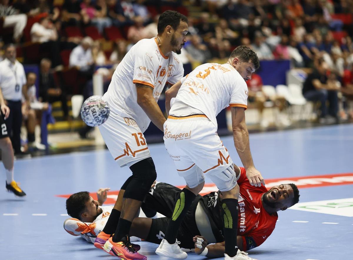 Dinamo cedează pe final, la Polivalentă, în fața lui Montpellier, la debutul în grupele Ligii Campionilor
