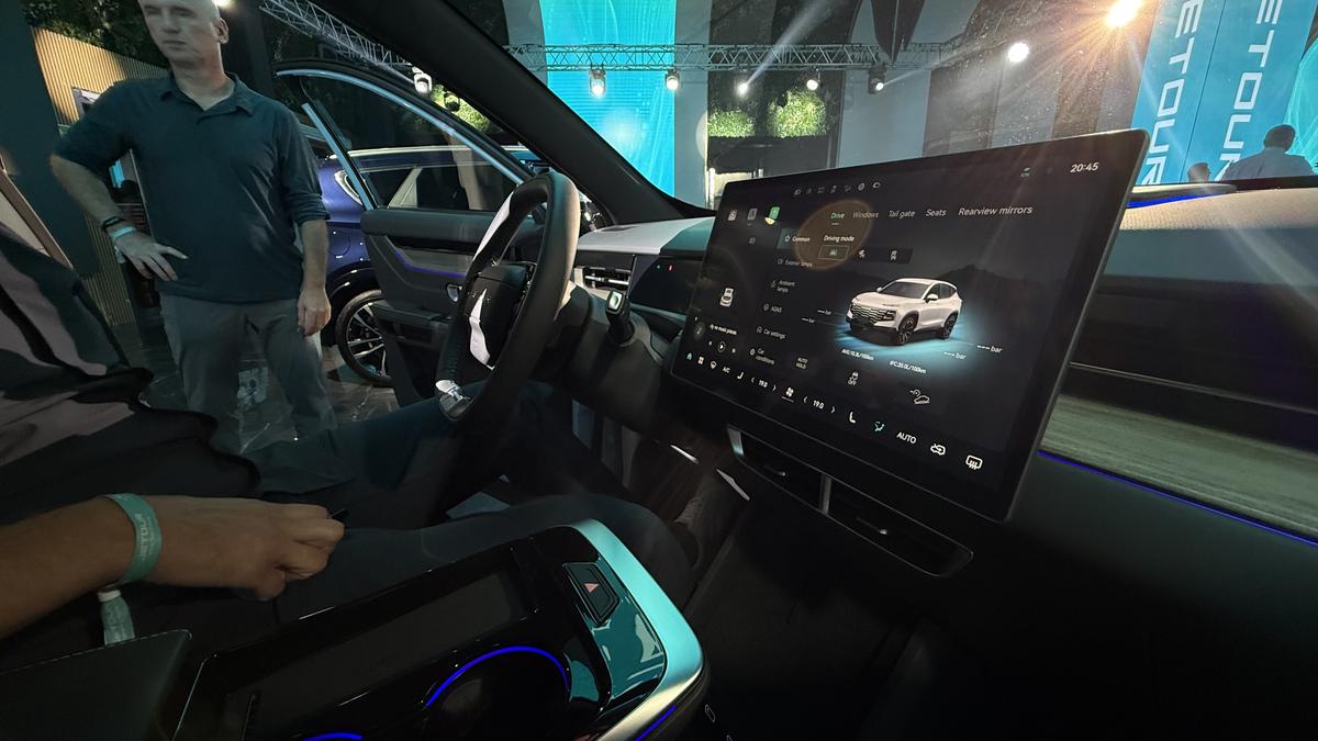 Dacia are un nou rival în România! Chinezii au scos la vânzare un SUV de 23.000 de euro
