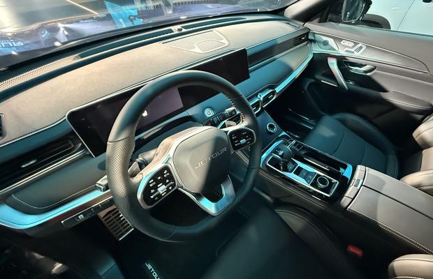 Jetour atacă piața auto! Noul model X50 poate fi comandat și în România