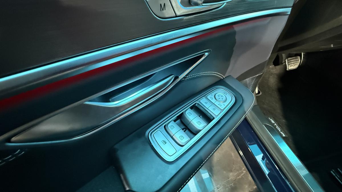 Jetour atacă piața auto! Noul model X50 poate fi comandat și în România