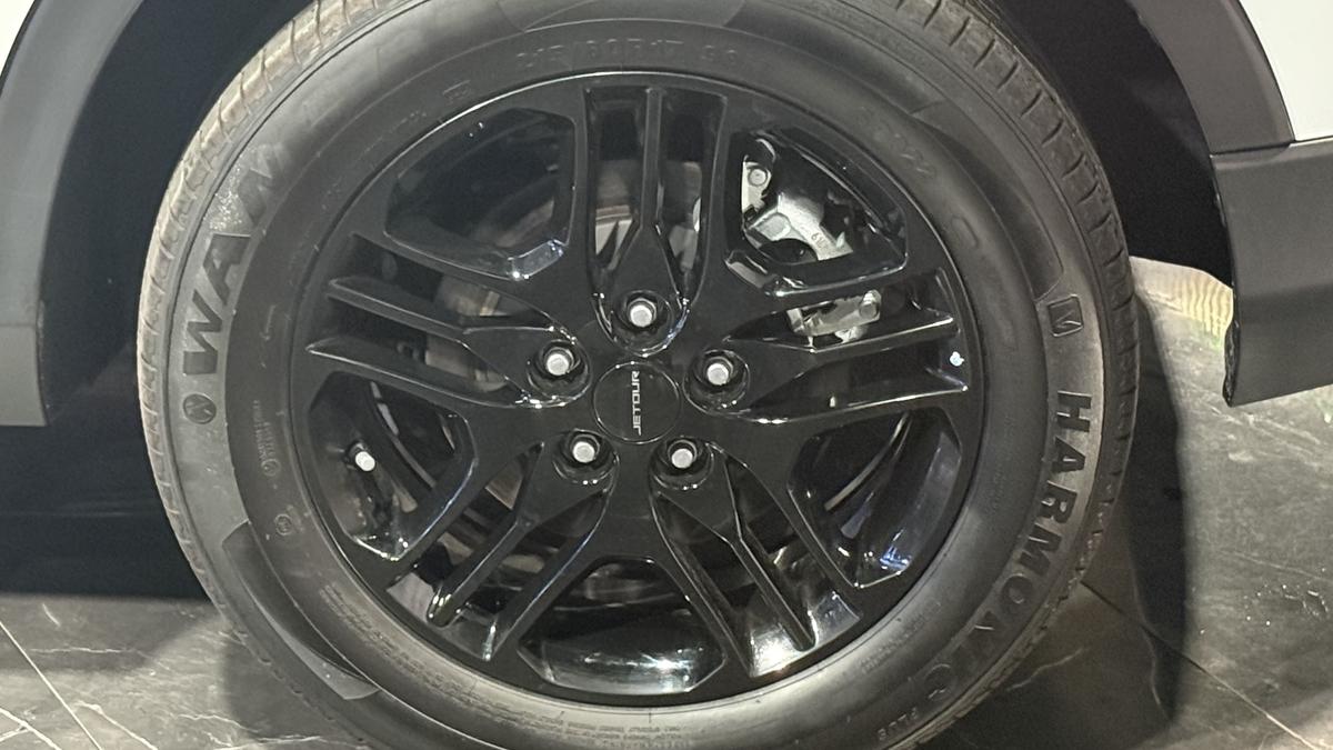 Jetour atacă piața auto! Noul model X50 poate fi comandat și în România